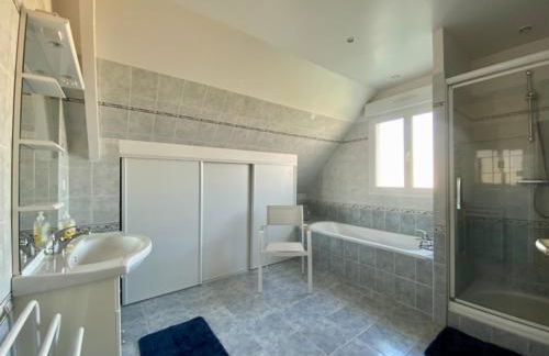 Family Home - Aux portes de l'Histoire - Foto 30