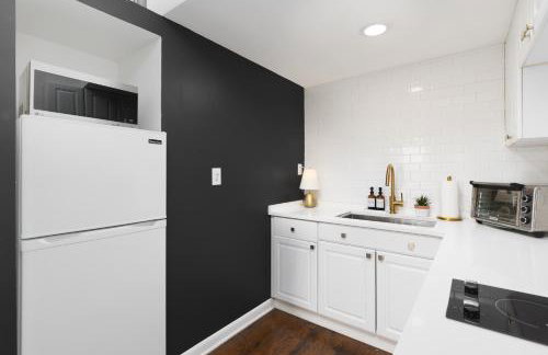 Home to the Stars on Music Row with Pool and Free Parking - Foto 14