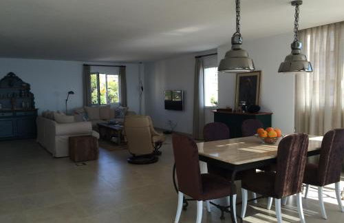 Beach House Brotonss - Photo 15