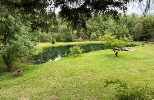 4-Bedroom Chateau in Southern Washington- Luxurious Retreat with Pond & Creek - Foto 54