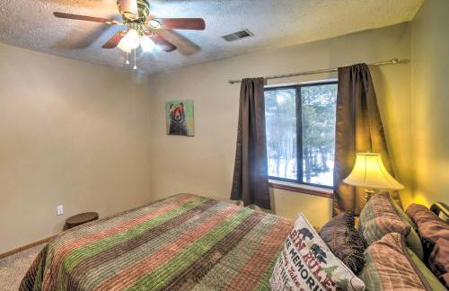 Expansive Angel Fire Home with Indoor Hot Tub! - Foto 18