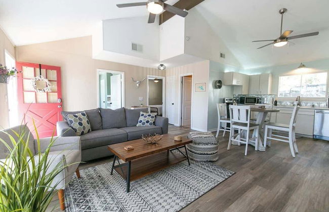 Texas Charm Cottage - 1 Block From the Lake & Hill Country Views - Foto 11