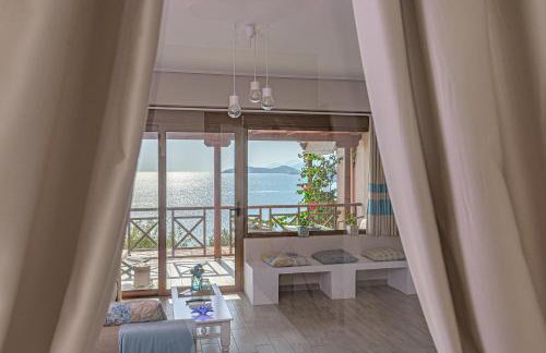 Paralio Astros Beachfront Suites - Photo 21