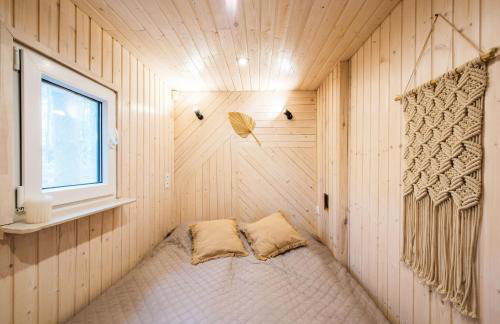 Domek lubiana180 SCANDI wśród drzew JACUZZI SAUNA KOMiNEK i TARAS na dachu jezioro Kaszuby Pieski tylko do 10kg za dodatkową opłatą - Foto 41