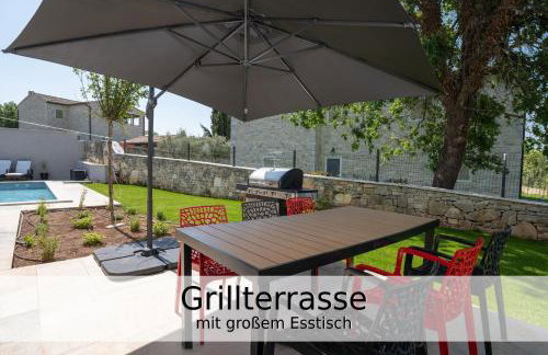 Villa Falco für Familien, bis 6 Personen, 3 Schlafzimmer mit Bad en Suite, Pool mit Loungebereich, Grillterrasse, schnellem Wlan, 2 Parkplätze, - Foto 7