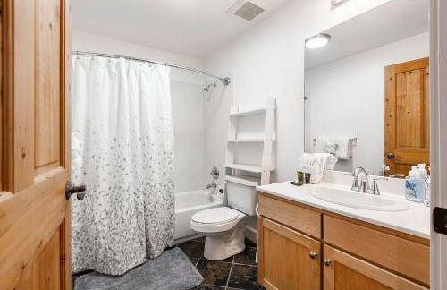 Crestview Condominiums by All Seasons Resort Lodging - Photo 28