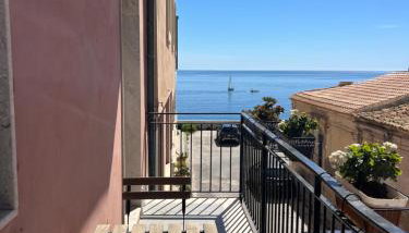 Dimora Eucleide - Sea View - Center - Free Parking - Photo 1