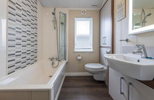 Stables 30, 3 Bed Luxury Lodge at Hafan y Mor - Foto 49