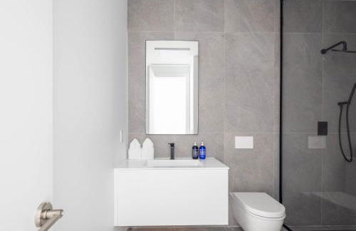 Blue Jay Villa by Rove Travel - Luxe Home with Pool - Foto 20