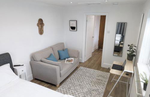 Swan Lake Lodge & free parking - Foto 10