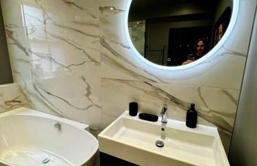 Romeo's Arch - Luxury Apartment with Private Parking - Foto 21