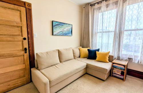 Perfect Location - 4BD,1BA - Restored Redwood Home - Foto 16