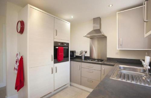 DBS Serviced Apartments - The Stretton - Photo 10