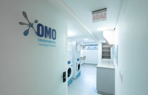 Localização Central! A 450 metros da Vila Germânica Loft com Piscina, Ar-Condicionado, Wi-Fi, Cozinha completa, Garagem Privativa, Espaço Zen, Academia, Sauna, e Mercadinho 24h - Foto 32