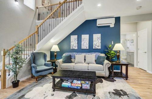 Luxury Retreat with Hot Tub Fire Pit & Forest Views - Foto 11