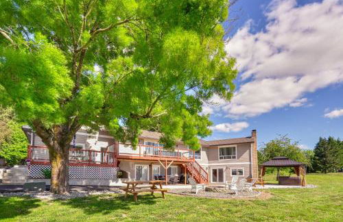 Portland Area Group Getaway Hot Tub and Views! - Foto 37