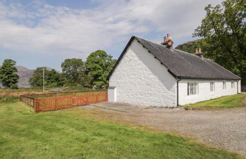 South Cottage - Photo 2