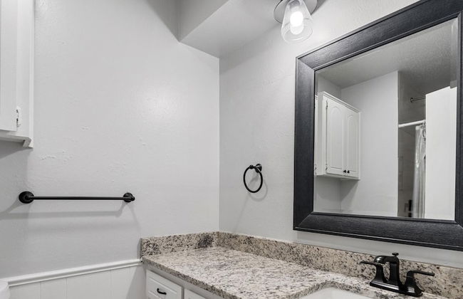 Spacious 8BR Modern Retreat Pool Table RV - Photo 28