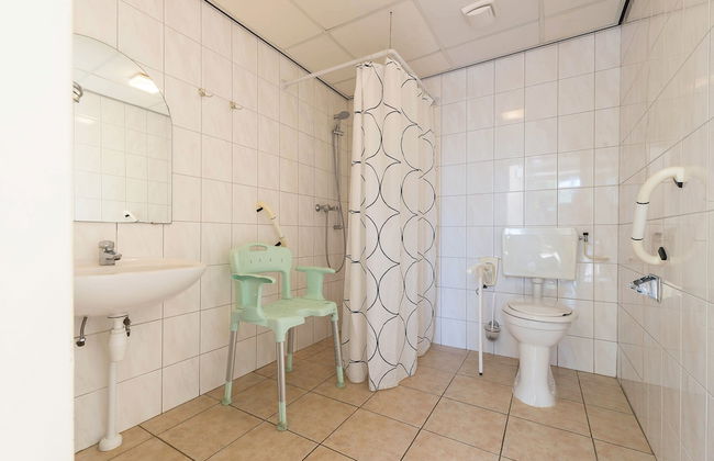 Well-kept Bungalow With Fireplace Near Valkenburg - Photo 10