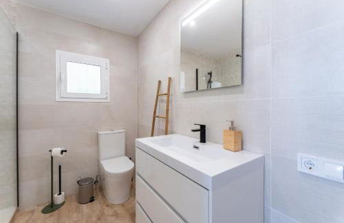 VB Villa Coto 7BR w Pool & Views - Photo 14