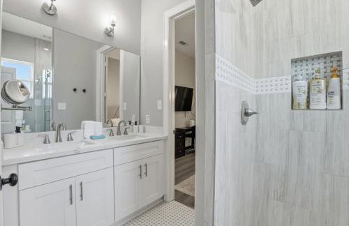 O14B Single-Story 2BR Townhome with King Beds Private Gym - Foto 25