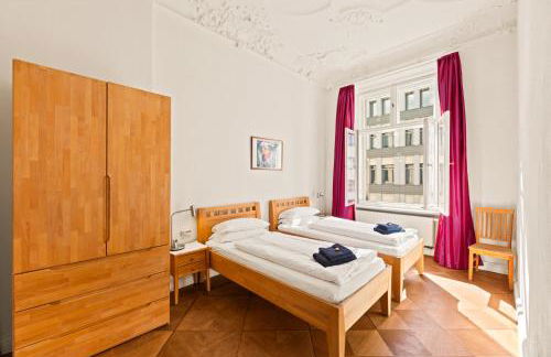 1,399 sq ft Historic Landmark, Checkpoint Charlie - Foto 10