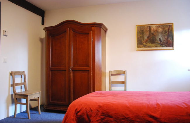 Large Hunting Lodge With Enormous Beautiful Garden - Photo 13