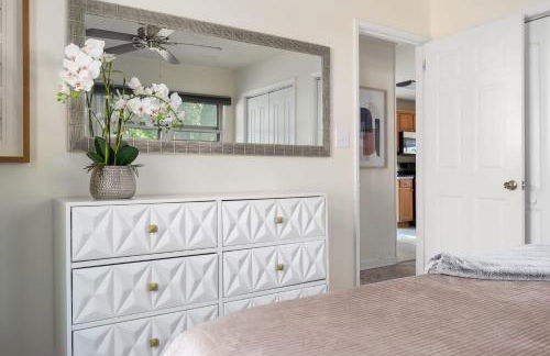 Peaceful Gem HotTub Fenced Yard & Near Downtown - Foto 9