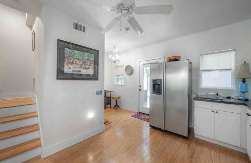 Nawlins vibe with rooftop verandah near Riverwalk and downtown - Foto 22