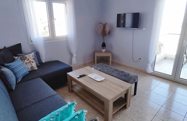 Overlooking the Tower - Photo 4