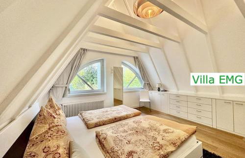 Luxus Ferienhaus Villa EMG Emsdetten nah Münster, Osnabrück, Rheine für Familien Gruppen bis 17 Personen, Pool, Whirlpool, Garten, Kamin, 6SZ - Foto 13