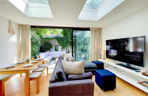 2-Bedroom flat with private patio & firepit in Shepherds Bush near Hammersmith by Staylio Ltd - Foto 13