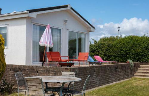 Hot Tub With A View - Christchurch Harbour - Photo 21