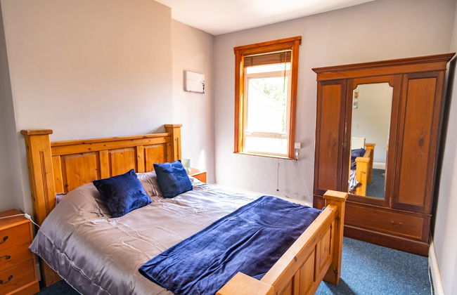 Windsor Apartment with Parking - Foto 5