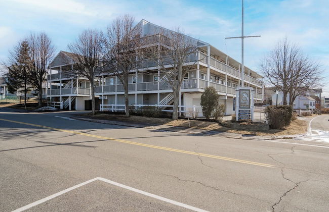 All is Wells Incredible Location! Walk to Beach - Photo 25