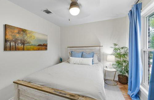 Luxe Family Escape with Games Hot Tub and Yard - Foto 26