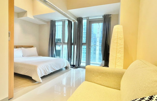 Uptown Parksuites 2 - Photo 16