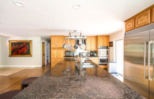 Serene Vineyard Chateau with Pool, Hot Tub, BBQ - Foto 10