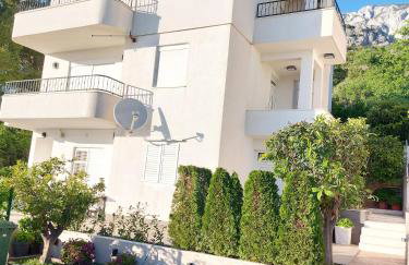 Charmy Apartments with Pool - Foto 17
