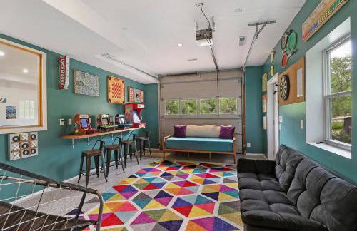 Rare Gem! Game Room, Hot Tub, Near Lake, Pet Ok - Foto 30