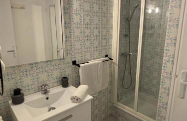 Logement cosy avec piscine ,parking et jardin - Photo 41