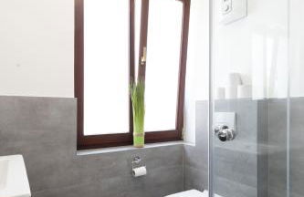 Rhein-Lahn Living - Modernes Design - Kontaktloser Zugang - Zentrale Lage nahe Rhein und Martinsburg - Apartments mit Küche & Wohnzimmer - Foto 13