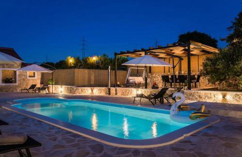 Holiday Home Rider - Two Bedroom Holiday Home with Outdoor Pool - Photo 21