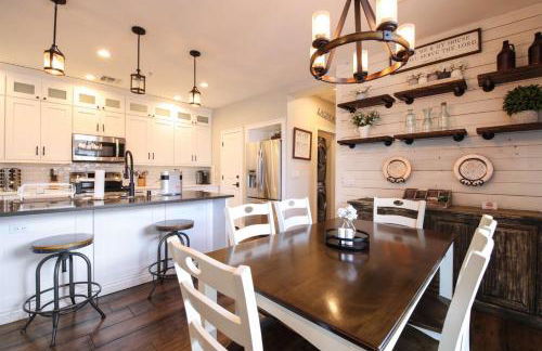 Central Luxury Mountain Oasis with TWO Pools and Jacuzzis - Foto 8