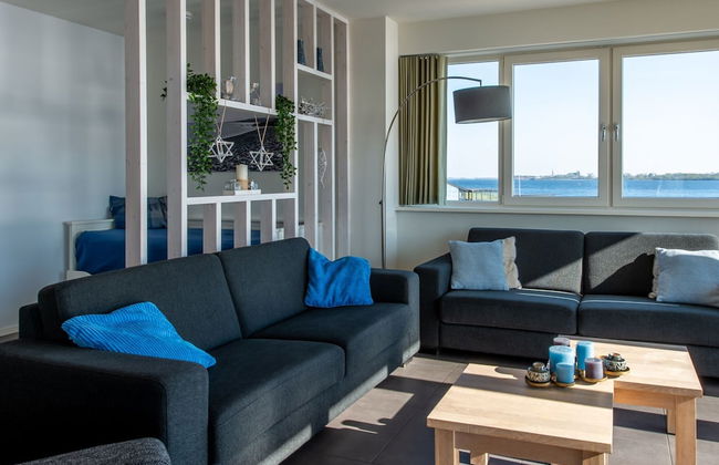 Waterfront Penthouse With Roof Terrace and Private Jetty - Foto 25