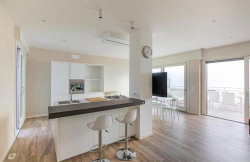 Beachfront Penthouse with private parking - Foto 56