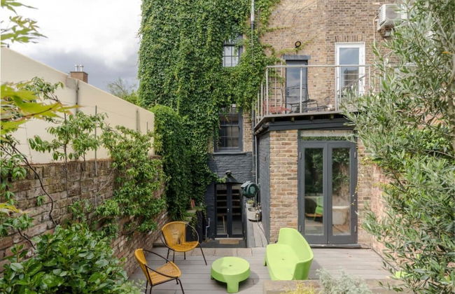 Stylish Georgian Townhouse w Sun Terrace Garden - Photo 6