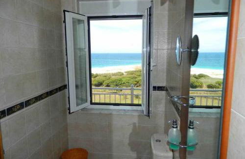 Piso en primera línea de playa en Lariño - Foto 13