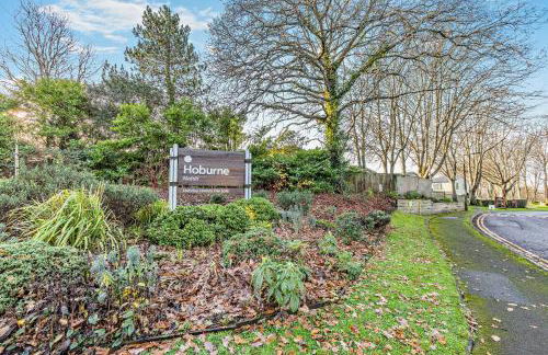 Binky Lodge Stylish Cosy 3-Bedroom Holiday Lodge Hoburne Naish Barton on Sea - Photo 37