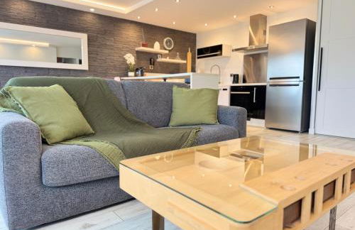 LA PROVENCE - '' TRAVELLER AWARD 2026 '' - Charming modern family apartment, pool & private parking near Avignon, fully renovated with interior-architect design - Foto 7